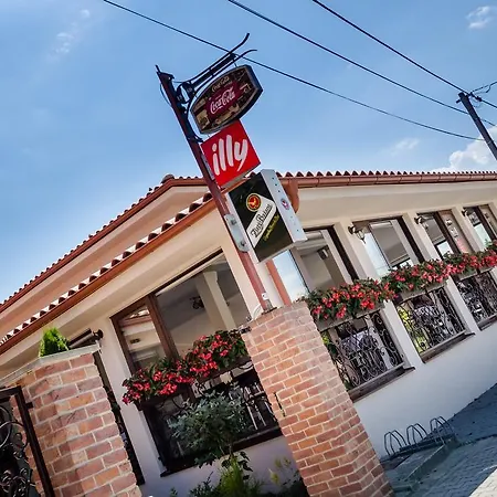 Corvin Pension And Restaurant-3